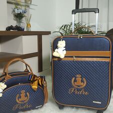 Mala com Rodinhas e Bolsa Exclusiva